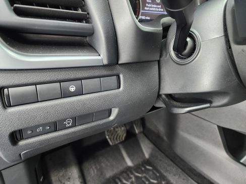 Used 2023 Nissan Rogue SV image 38