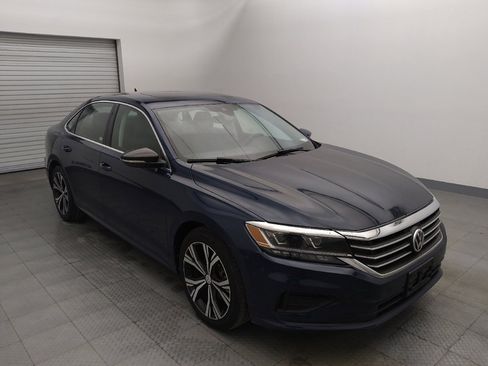 Used 2022 Volkswagen Passat 2.0T SE image 13