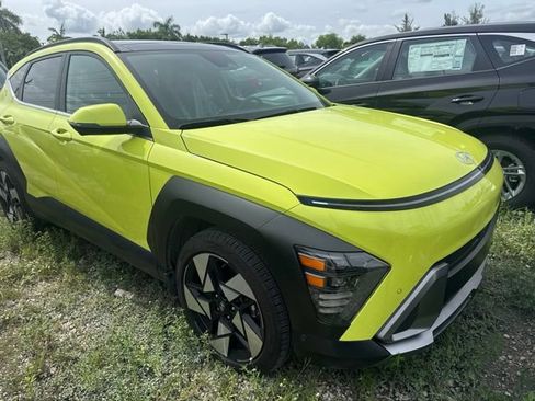 Used 2025 Hyundai Kona Limited FWD image 3