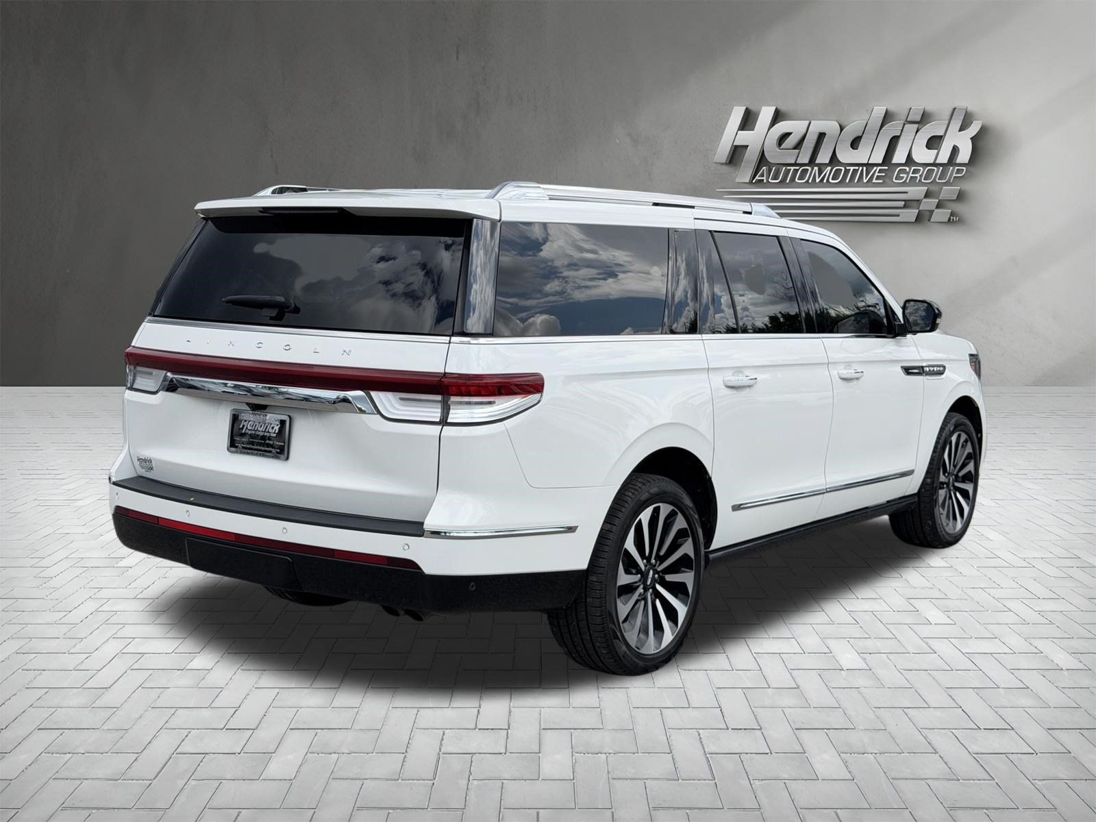 Used 2023 Lincoln Navigator L Reserve RWD image 10