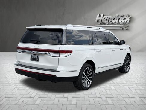 Used 2023 Lincoln Navigator L Reserve RWD image 10