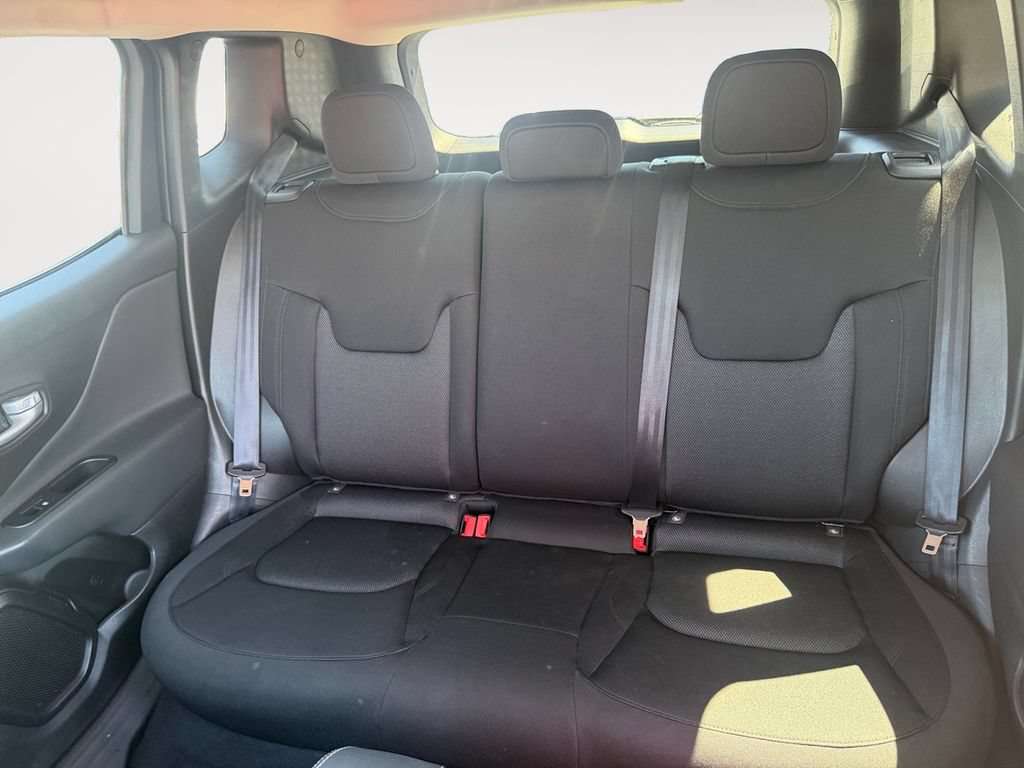 Used 2023 Jeep Renegade Latitude AWD/4WD image 13