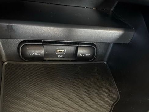 Certified 2025 Kia Soul LX FWD image 15