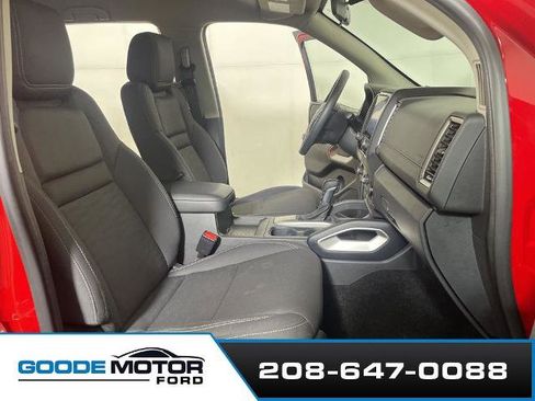 Used 2022 Nissan Frontier SV w/ Technology Package image 10