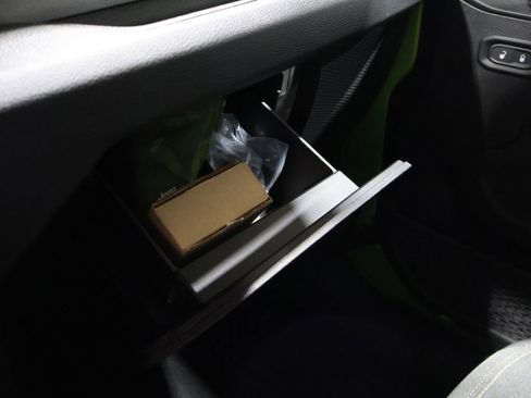 Certified 2025 Jeep Wrangler Willys image 35