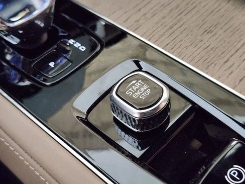 New 2026 Volvo XC90 T8 Ultra w/ Protection Package Premier AWD/4WD image 21