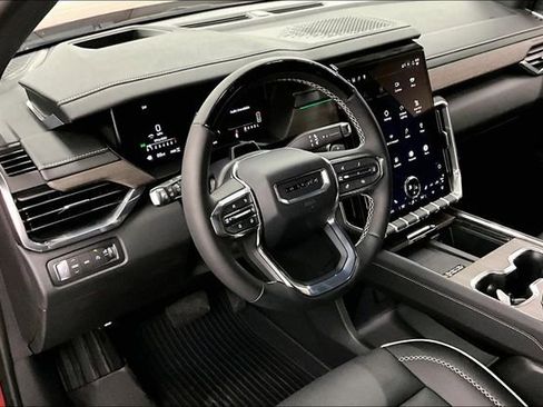 Used 2025 GMC Acadia Denali w/ Super Cruise Package image 14