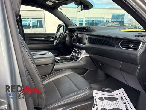 Used 2024 GMC Yukon XL Denali AWD/4WD image 9