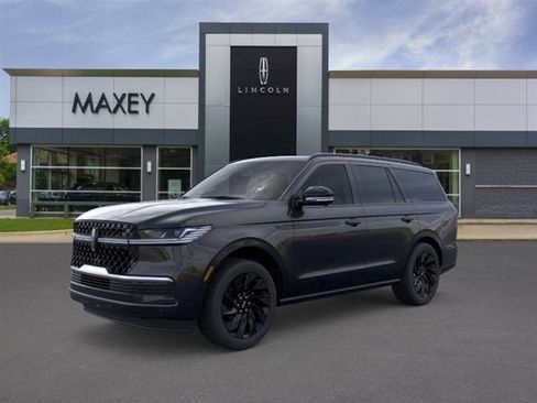 New 2026 Lincoln Navigator Reserve AWD/4WD image 24