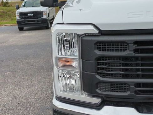 New 2026 Ford F250 XL w/ XL Chrome Package RWD image 10