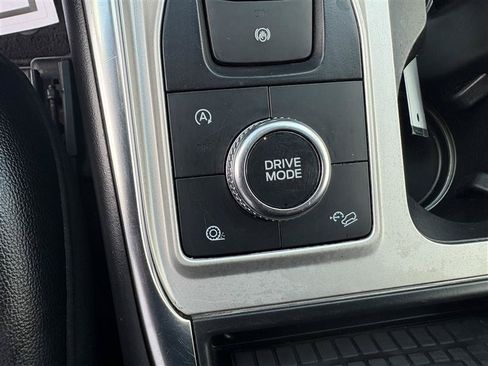Used 2021 Ford Explorer Limited w/ Equipment Group 301A AWD/4WD image 17