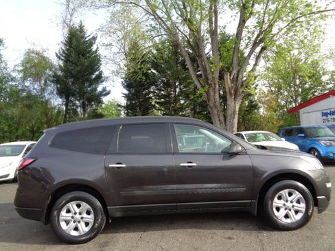 Used 2015 Chevrolet Traverse LS FWD image 4