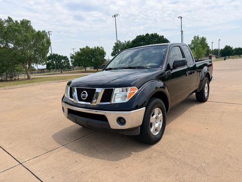 Used 2007 Nissan Frontier SE w/ SE Value Truck Pkg RWD image 4