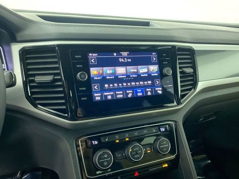 Used 2022 Volkswagen Atlas Cross Sport SE image 6