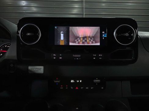 Used 2022 Mercedes-Benz Sprinter 3500 image 26