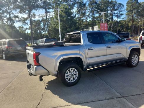 Certified 2025 Toyota Tacoma SR5 image 7