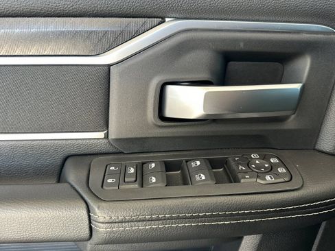 New 2026 RAM 2500 Big Horn AWD/4WD image 12