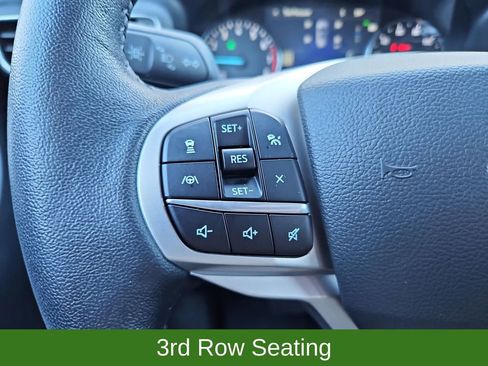 Used 2022 Ford Explorer XLT w/ Equipment Group 202A image 11