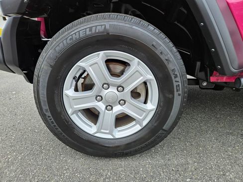 Used 2022 Jeep Wrangler Unlimited Sport AWD/4WD image 9
