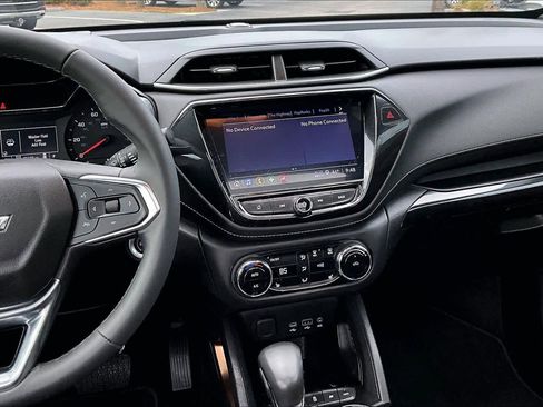 Used 2021 Chevrolet TrailBlazer ACTIV w/ Sun and Liftgate Package image 6