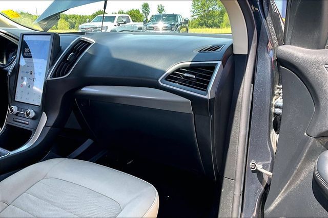 Used 2022 Ford Edge SE w/ Black Appearance Package AWD/4WD image 26