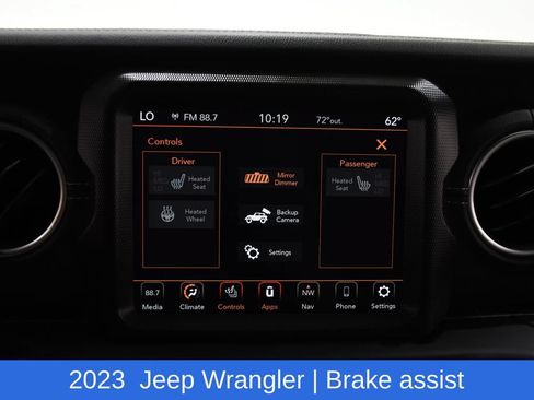 Used 2023 Jeep Wrangler Unlimited Sahara w/ Cold Weather Group AWD/4WD image 17