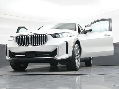 Used 2024 BMW X5 xDrive40i w/ Premium Package AWD/4WD image 87