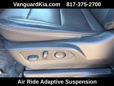 Used 2024 Chevrolet Suburban High Country AWD/4WD image 15