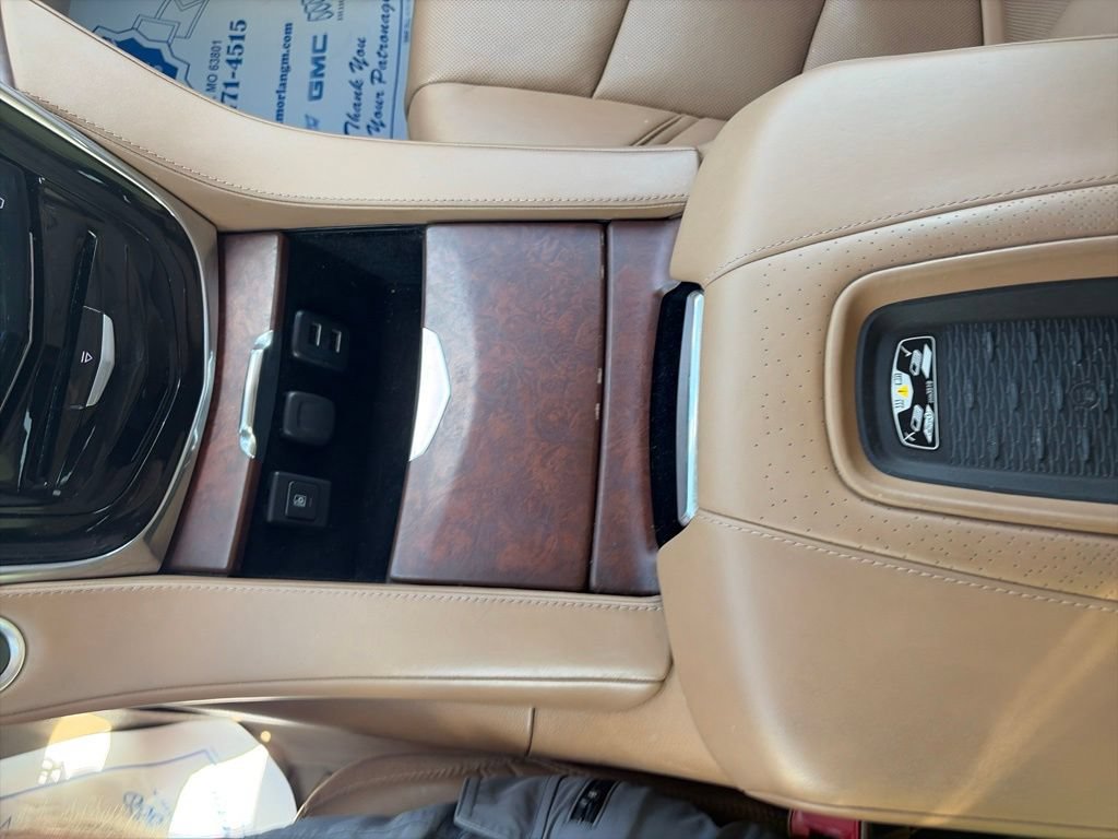 Used 2016 Cadillac Escalade ESV Platinum AWD/4WD image 25