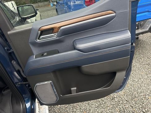 Used 2023 Chevrolet Silverado 1500 High Country w/ High Country Premium Package image 8