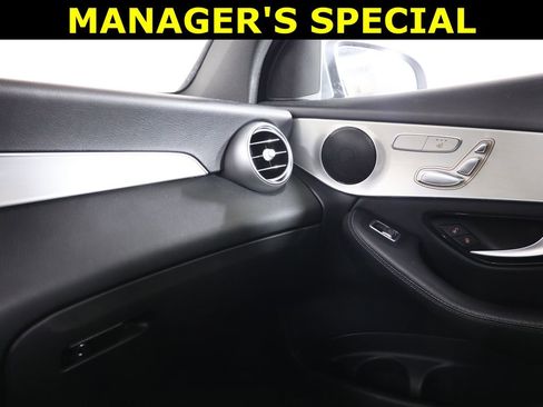 Used 2022 Mercedes-Benz GLC 300 4MATIC image 25