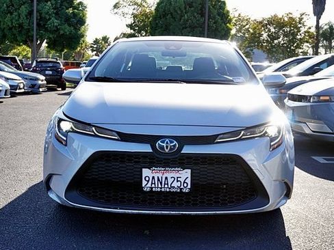 Used 2022 Toyota Corolla LE FWD image 5