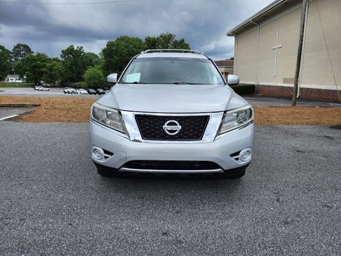 Used 2013 Nissan Pathfinder SV w/ Cargo Pkg FWD image 2