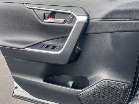 Used 2023 Toyota RAV4 Limited image 20