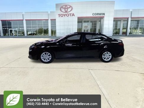 Used 2025 Toyota Camry LE image 3