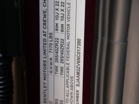 Used 2022 Bentley Bentayga image 28