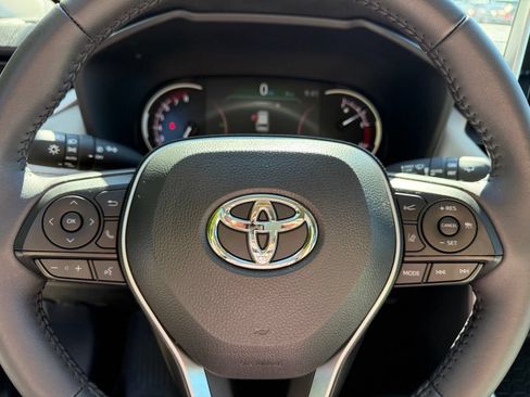 Certified 2025 Toyota RAV4 XLE Premium AWD/4WD image 34