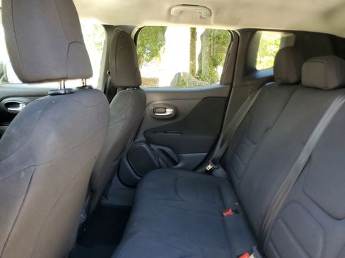 Used 2020 Jeep Renegade Latitude image 12