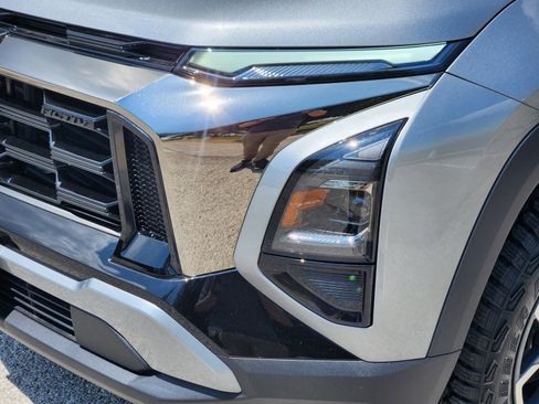 Used 2025 Chevrolet Equinox ACTIV w/ Convenience Package III FWD image 27