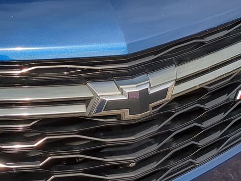 Used 2023 Chevrolet Equinox RS FWD image 12