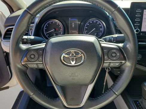 Used 2022 Toyota Camry SE image 18
