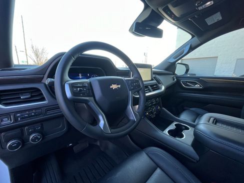 Used 2024 Chevrolet Suburban LT image 22