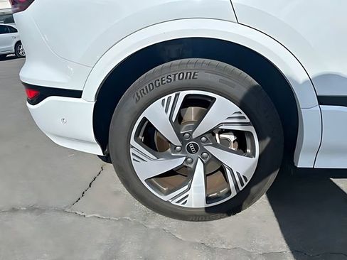 Used 2025 Audi Q6 e-tron Premium Plus w/ Premium Plus AWD/4WD image 13