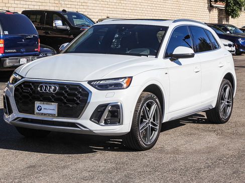 Used 2021 Audi Q5 e Prestige w/ Prestige Package image 3