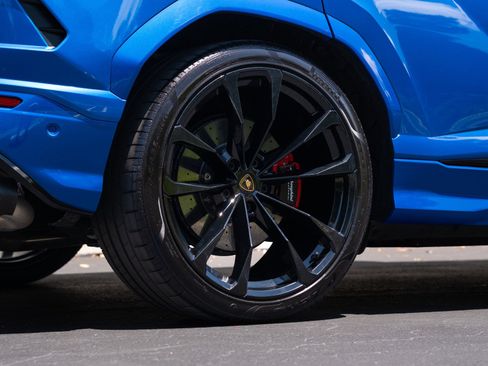 Used 2019 Lamborghini Urus AWD/4WD image 18