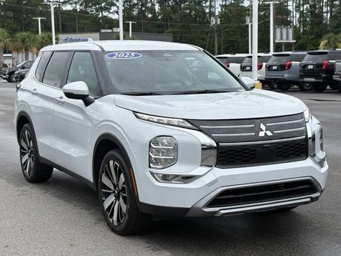 Used 2025 Mitsubishi Outlander SE FWD image 7