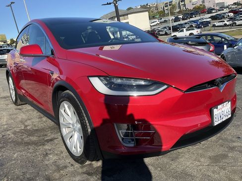 Used 2017 Tesla Model X 75D image 87
