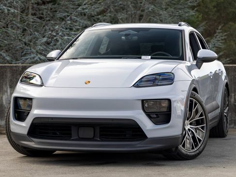 New 2025 Porsche Macan Electric image 1