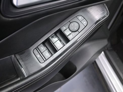 Used 2022 Nissan Rogue SV w/ SV Premium Package image 12