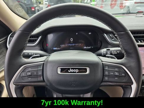 Certified 2022 Jeep Grand Cherokee Limited w/ Luxury Tech Group II image 26